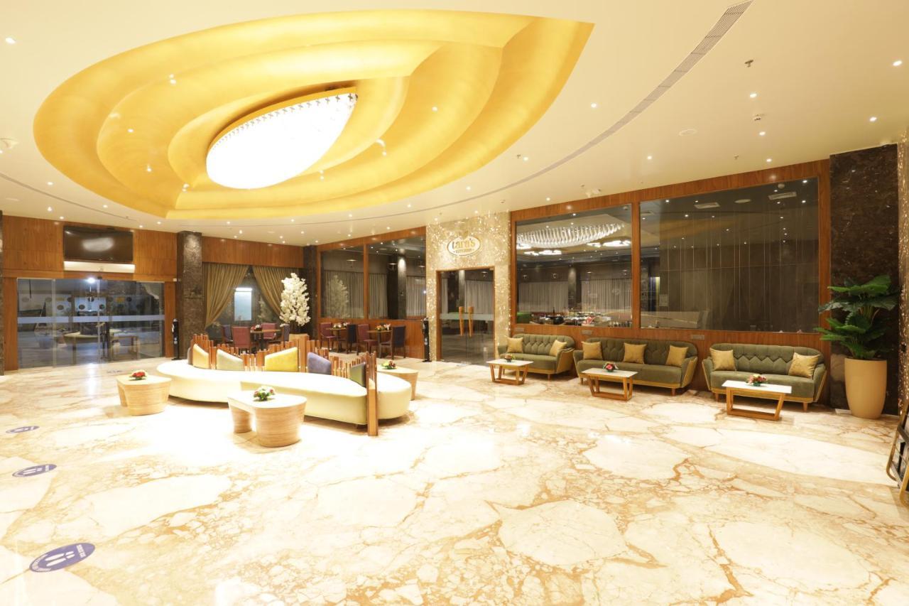 Tara Suns Hotel Вадодара Екстериор снимка