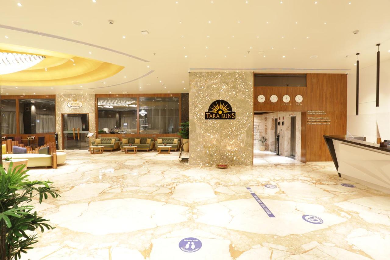 Tara Suns Hotel Вадодара Екстериор снимка